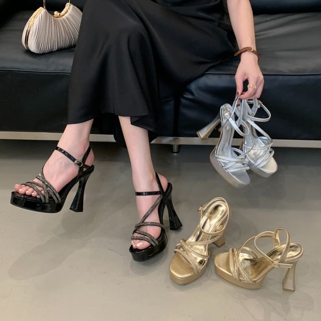 Niuna-Block Heel Plain Sandals