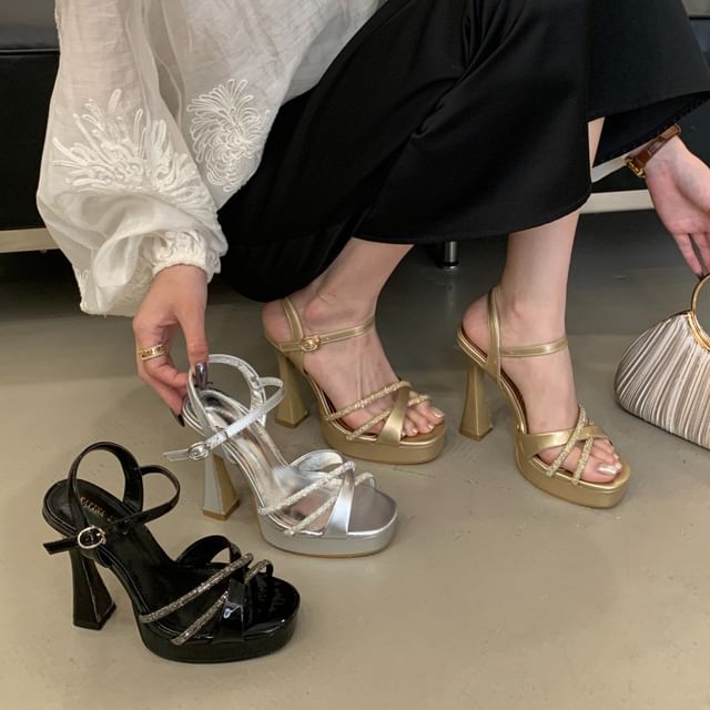 Niuna-Block Heel Rhinestone Plain Sandals