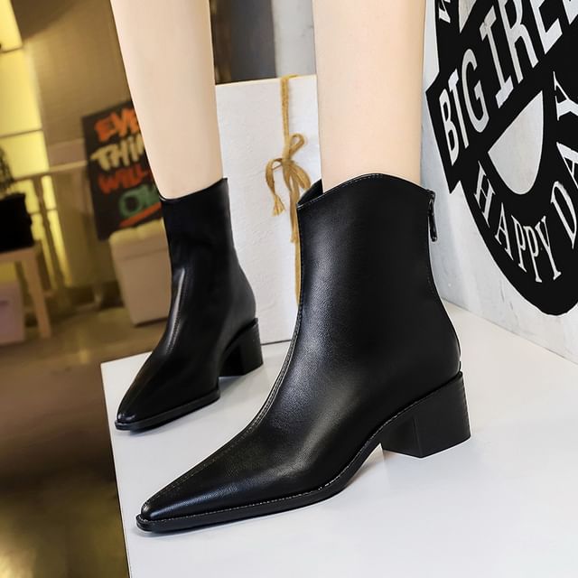 Niuna-Pointed Toe Faux Leather Short Boots