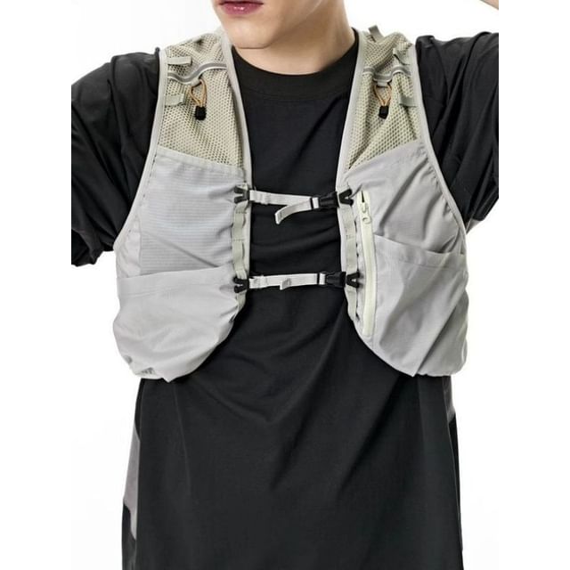 Oakjam-V-Neck Panel Mesh Crop Buckle Cargo Vest