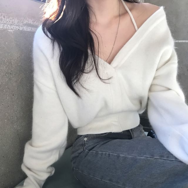 Omibayo-Halter Neck Off-Shoulder Plain Crop Sweater