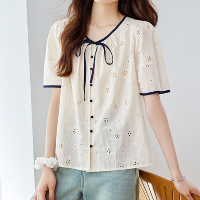 Omibayo-Short-Sleeve Flower Embroidered Bow Blouse