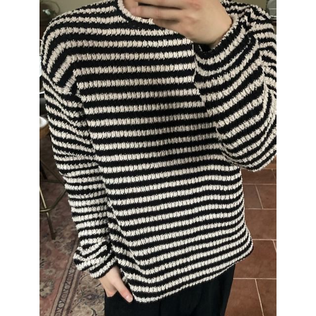 Omozando-Long-Sleeve Crewneck Striped Knit Top