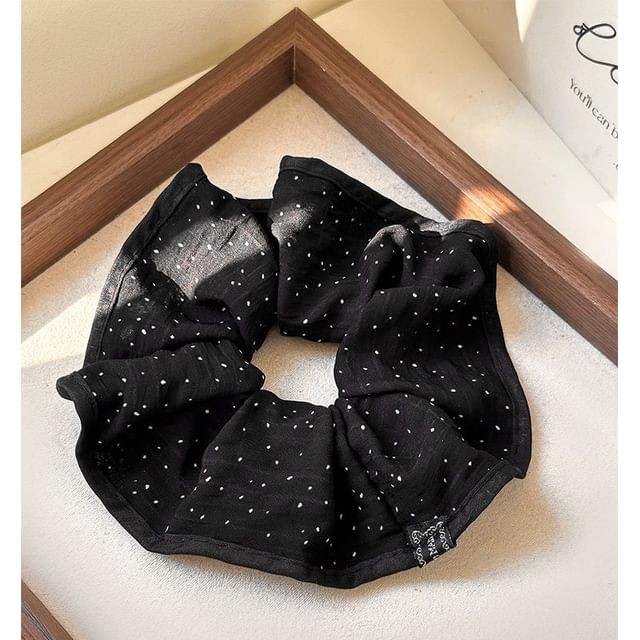 Ordinario-Dotted Scrunchie