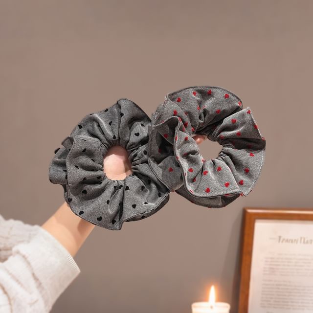 Ordinario-Dotted Scrunchie