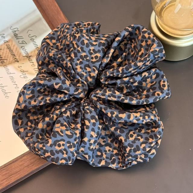 Ordinario-Leopard Print Scrunchie