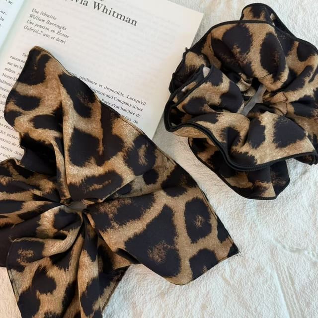 Ordinario-Leopard Print Scrunchie