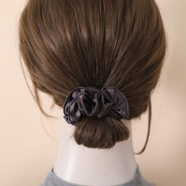 Ordinario-Plain Satin Scrunchie