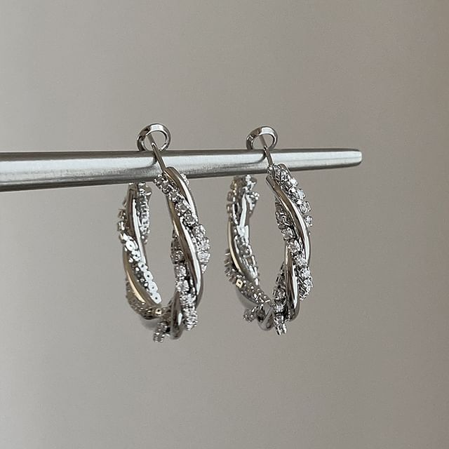 Panda Dama-CZ Twisted Hoop Earring