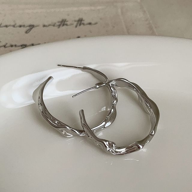 Panda Dama-Irregular Open Hoop Earring