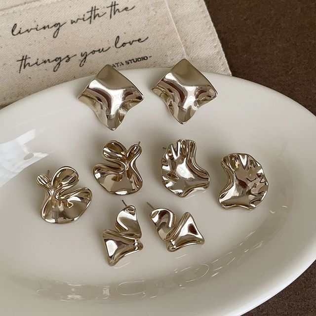 Panda Dama-Irregular Stud Earring