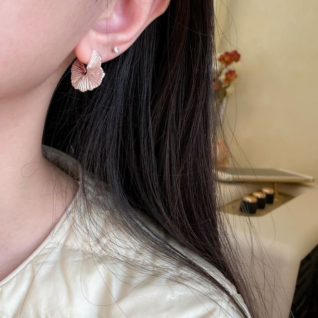 Panda Dama-Textured Drop Earring