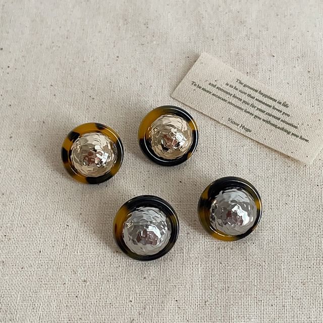 Panda Dama-Textured Faux Tortoise Button Earring