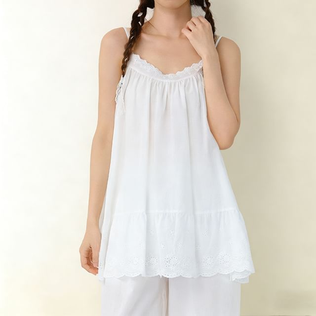 PANDAGO-Sleeveless V-Neck Plain Flowy Top