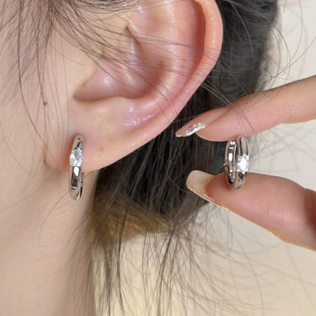 PANGU-CZ Huggie Earring