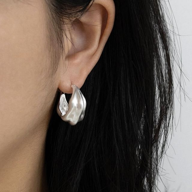 PANGU-Matte Twisted Hoop Earring