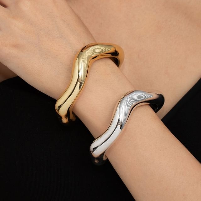 PANGU-Wavy Metallic Bangle