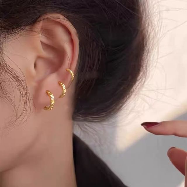 Parskletie-Textured Hoop Earring