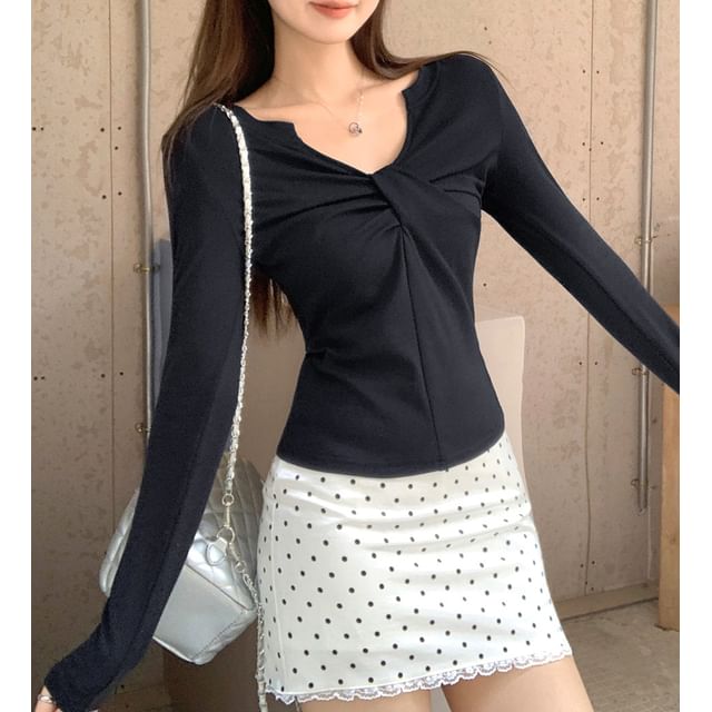 PERKARP-Long-Sleeve V-Neck Twisted Plain Top