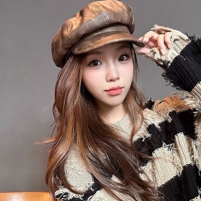Pompabee-Faux Leather Newsboy Cap