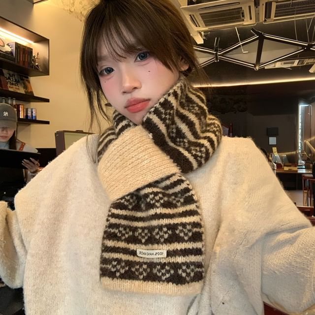 Pompabee-Jacquard Knit Scarf