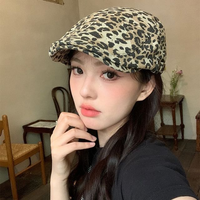 Pompabee-Leopard Print Newsboy Cap