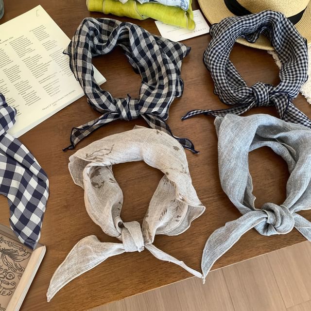 Pompabee-Light Scarf