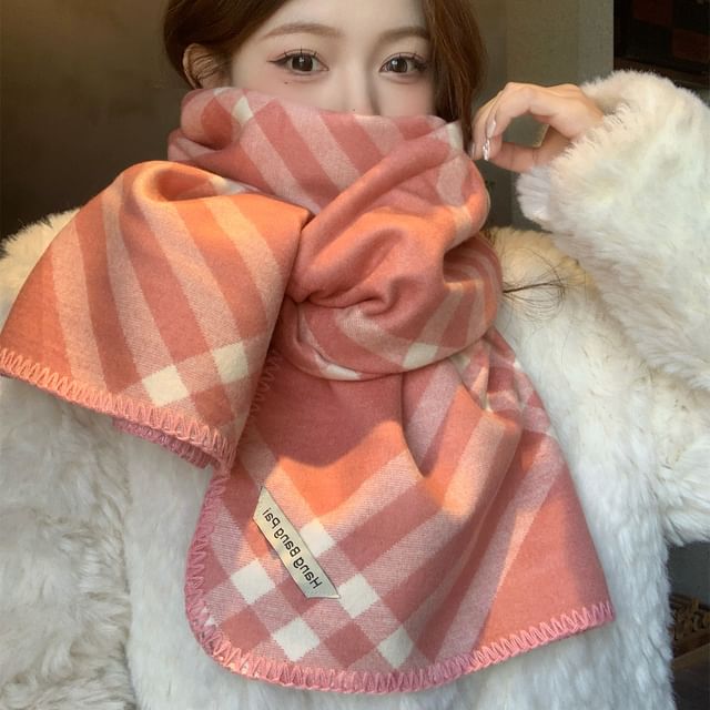 Pompabee-Plaid Knit Scarf