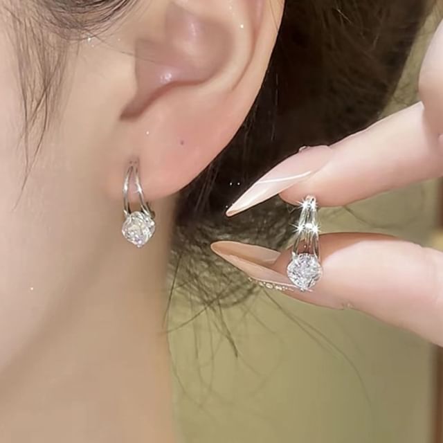 Poppin-CZ Hoop Earring