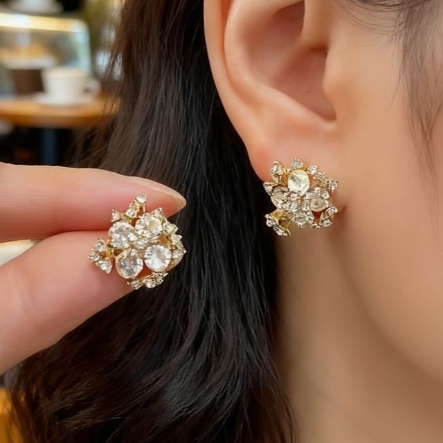 Poppin-Rhinestone Cluster Ear Stud