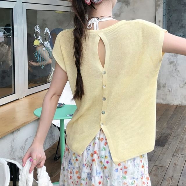 Porstina-Short-Sleeve Buttoned Back Plain Knit Top
