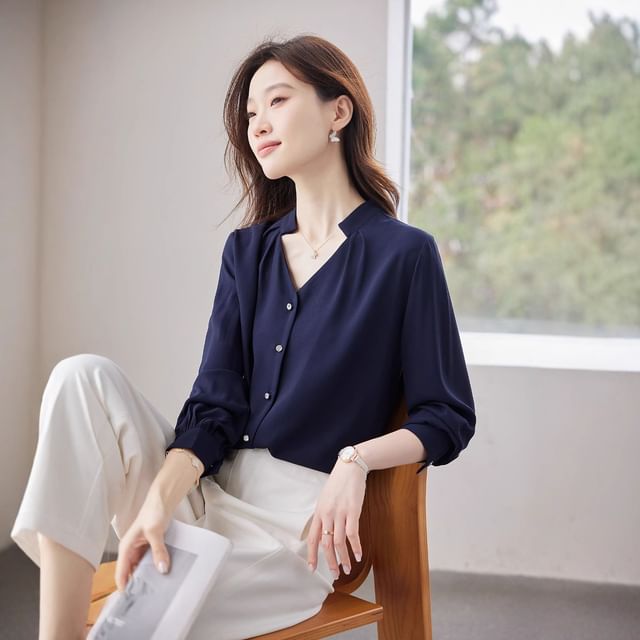 Princess Min-Long Sleeve V-Neck Plain Blouse