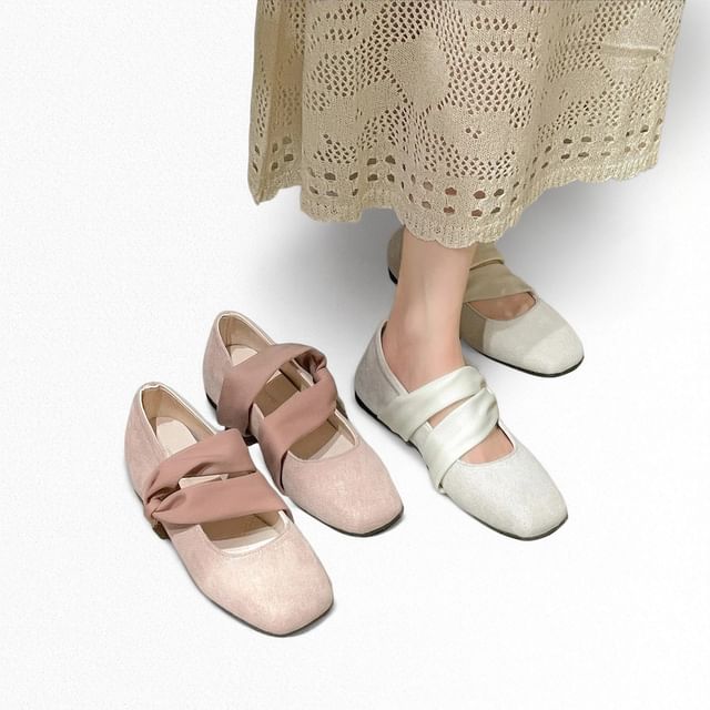 Queen Zoo-Double Strap Square Toe Faux Leather Flats