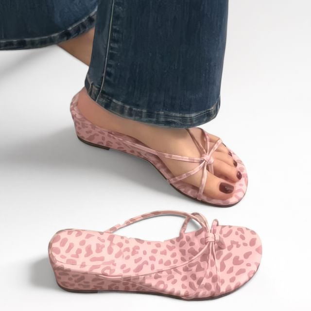Queen Zoo-Leopard Print Plain Wedge Slide Sandals