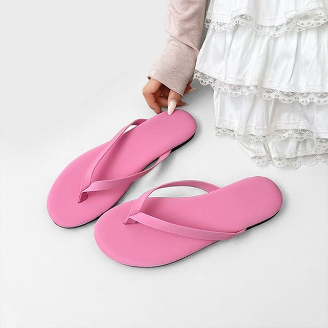 Queen Zoo-Plain Flip Flops