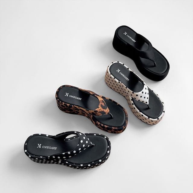 Queen Zoo-Platform Thong Slide Sandals