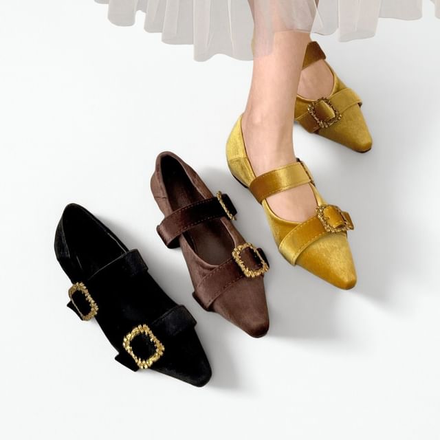 Queen Zoo-Pointy Buckled Double Strap Mary Jane Shoes