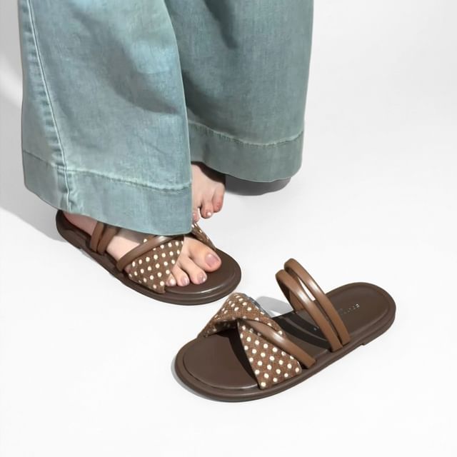 Queen Zoo-Polka Dot Twisted Flat Sandals