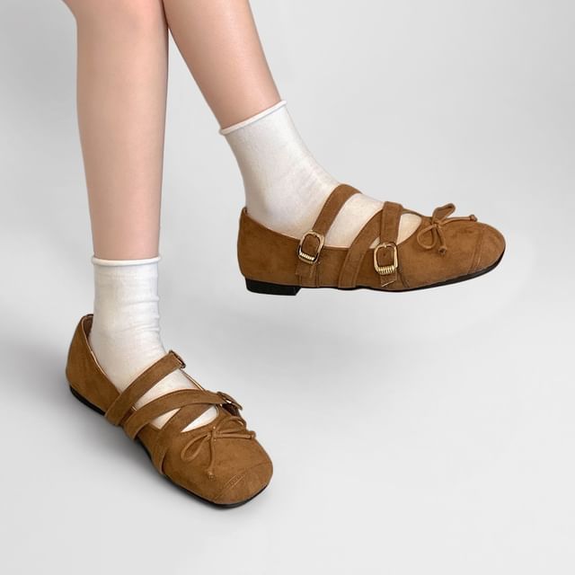 Queen Zoo-Ribbon Accent Cross Strap Flats