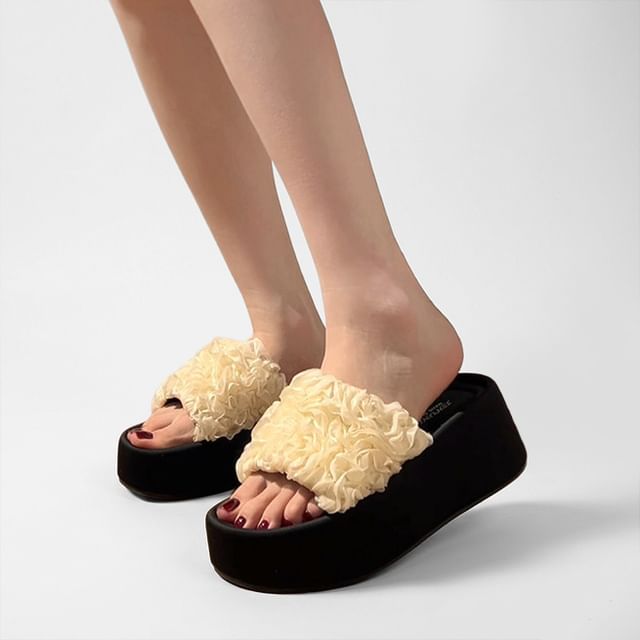 Queen Zoo-Ruffle Platform Sandals