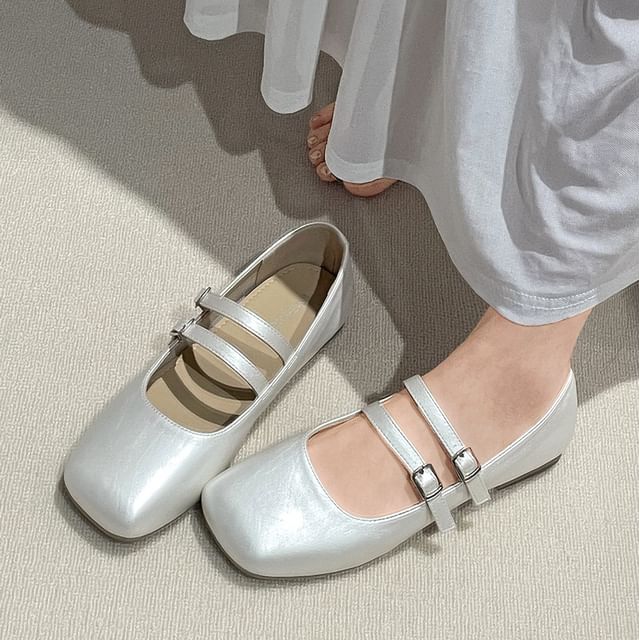 Queen Zoo-Square Toe Metallic Mary Jane Flats