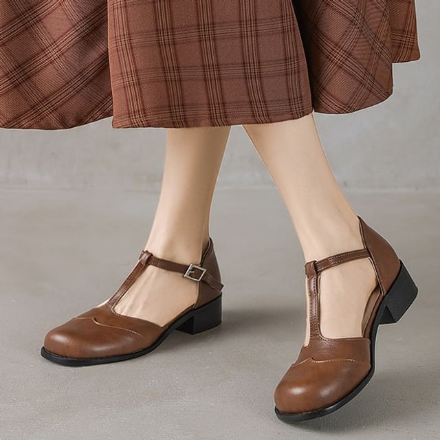 Queen Zoo-T-Strap Low Heel Sandals