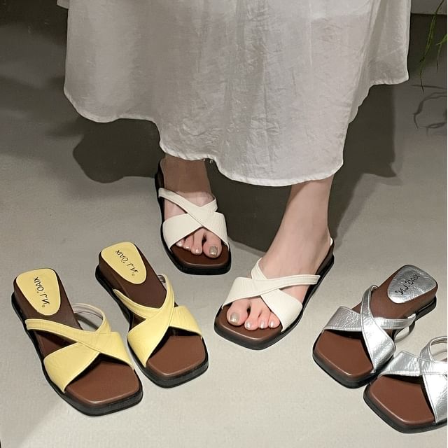 Queen Zoo-Wedge Slide Sandals