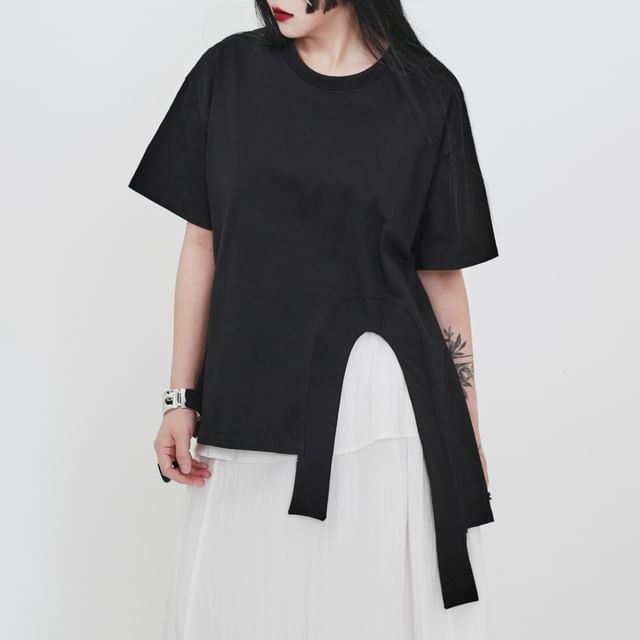 Ravenstem-Short-Sleeve Crew Neck Plain Asymmetrical Tee