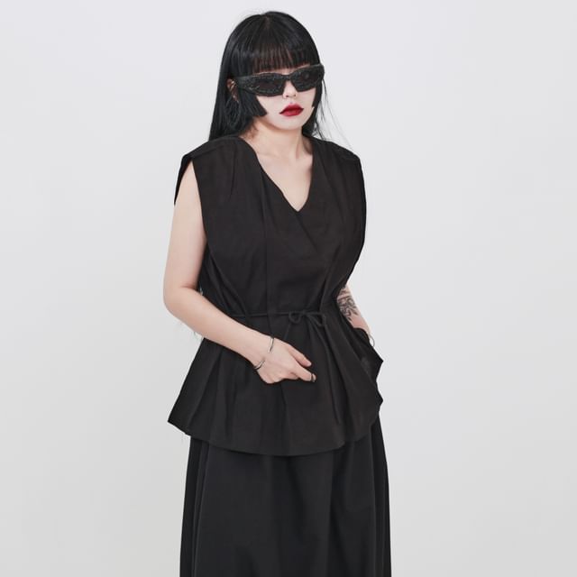 Ravenstem-V-Neck Plain Peplum Tank Top