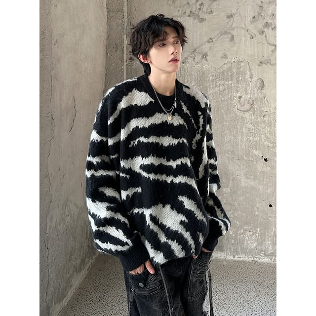 ravewider-Long-Sleeve Crew Zebra Print Sweater