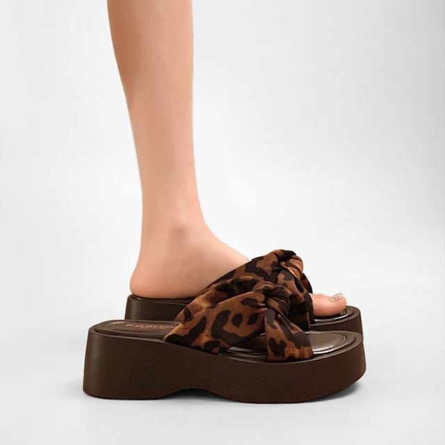 Red Wolf-Leopard Print Knotted Platform Slide Sandals