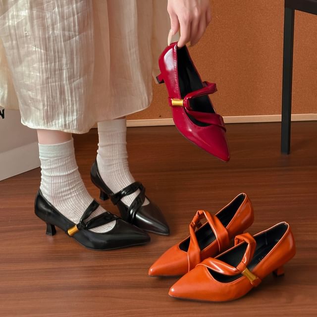 Red Wolf-Pointed Toe Kitten Heel Mary Jane Pumps