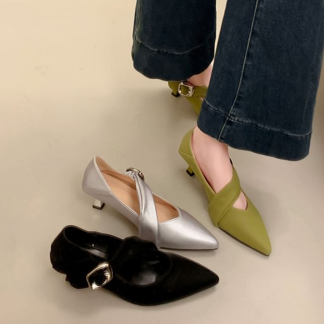 Red Wolf-Pointed Toe Kitten Heel Mary Jane Shoes