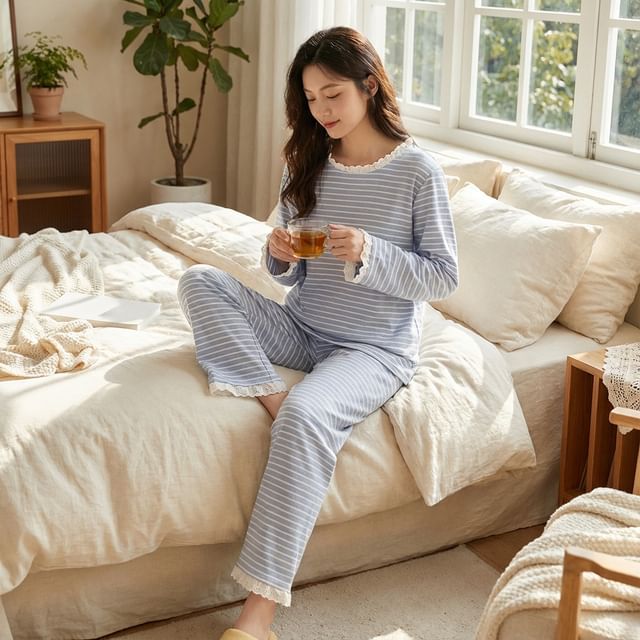 Sadelle-Striped Pajama Set